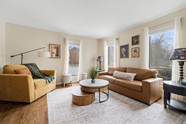 Building Photo - Spacious Batavia Retreat with Indoor Pool!