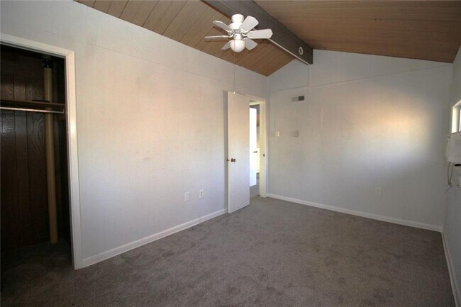 Building Photo - 9240 Nova Dr