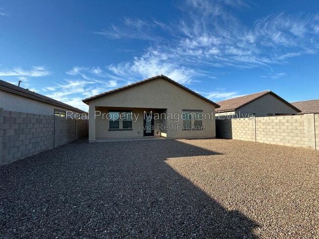 Building Photo - 6512 W Magdalena Ln