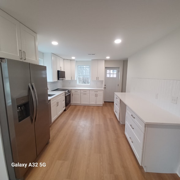 Building Photo - 315 Cameron Rd