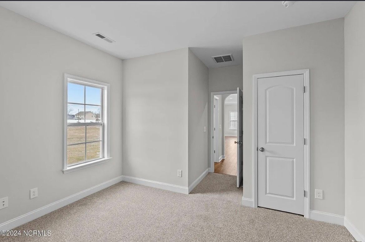 Building Photo - 2519 Dakota Dr