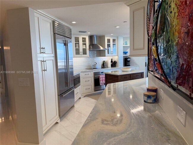 Building Photo - 5200 N Ocean Dr