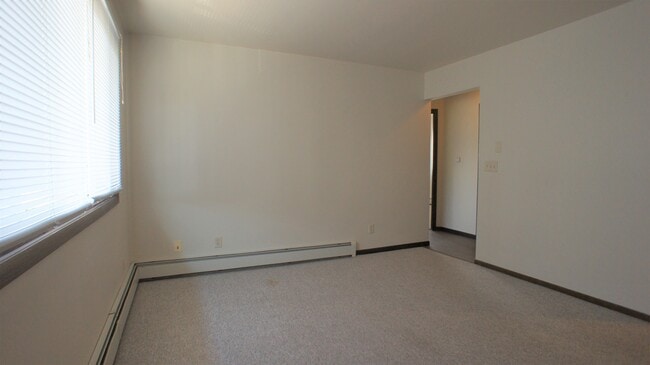 Building Photo - Pineview Apartments