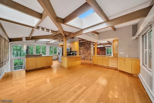 Building Photo - 37 Lenape Dr