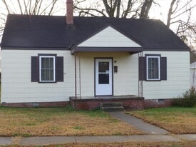 Building Photo - 469 Slagles Lake Rd