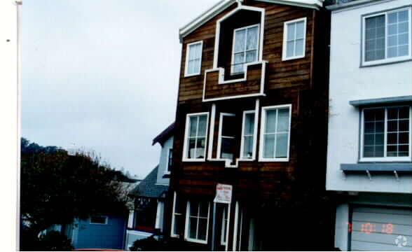 Building Photo - 1359 5th Ave