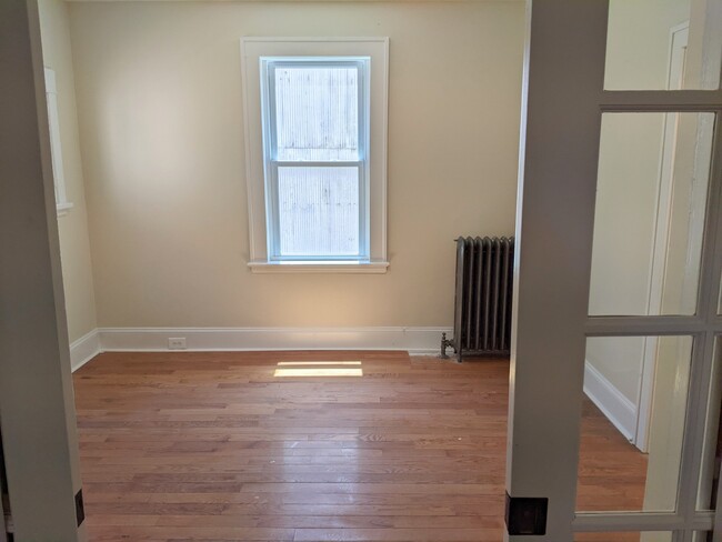 Live Space: Bedroom 1 - 1025 Sherman Ave