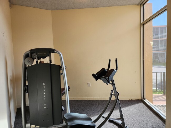 Building Photo - 4304 NW 9th Ave