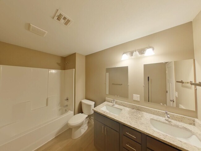 Building Photo - 520 Mathewson St