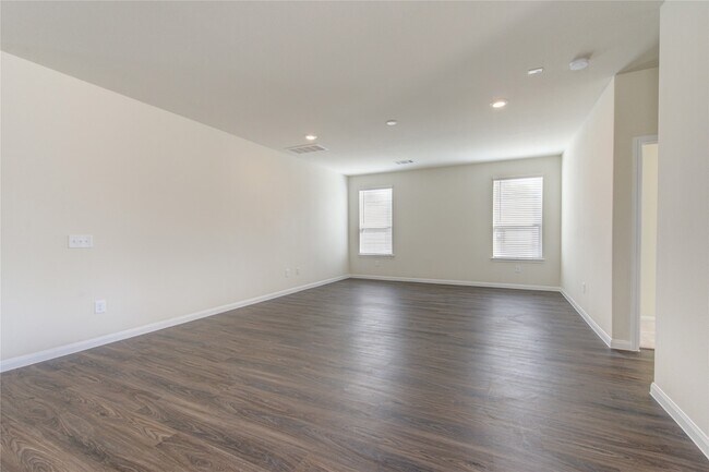 Building Photo - 11715 Braemar Village Dr