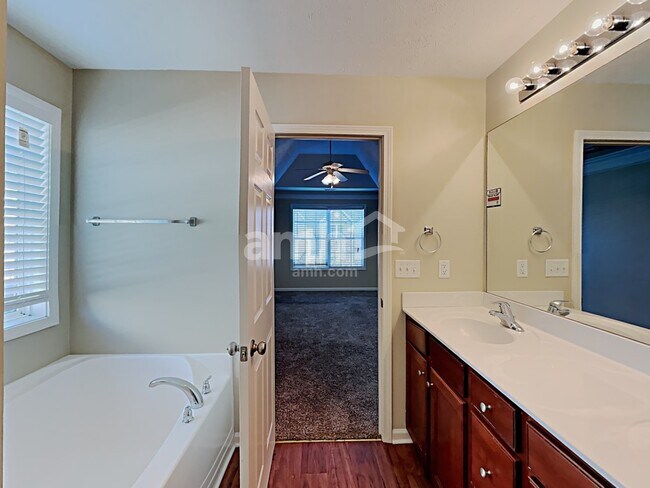 Building Photo - 230 Overlook Dr