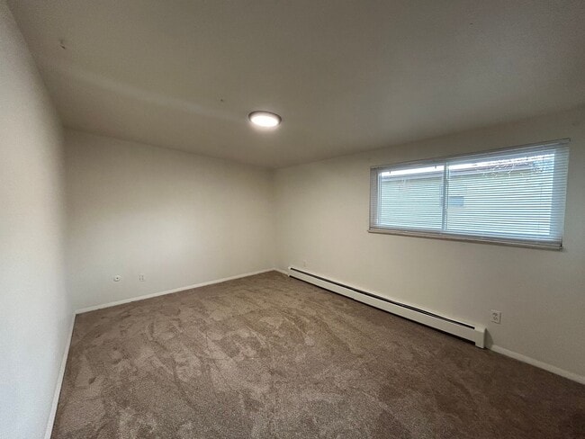 Building Photo - Charming Loveland Home with Lake Views