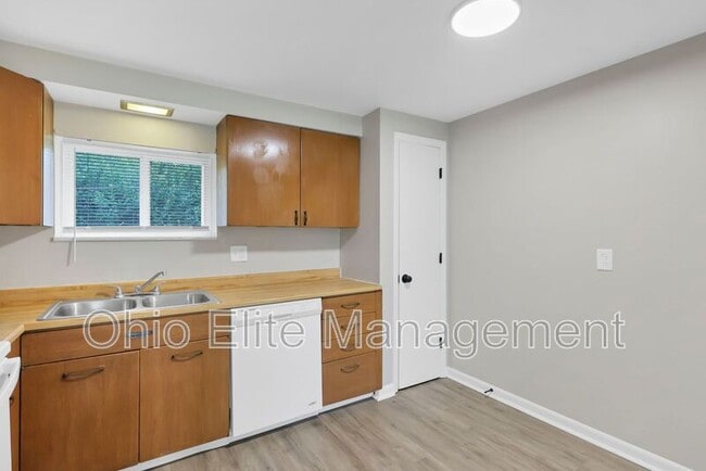 Building Photo - 1029 Binns Blvd