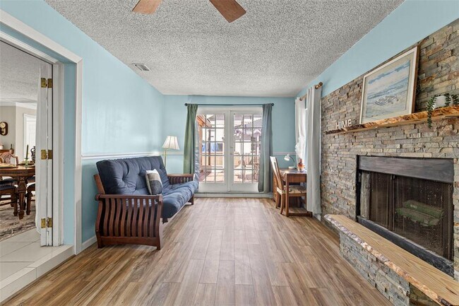 Building Photo - 240 Lyndhurst St