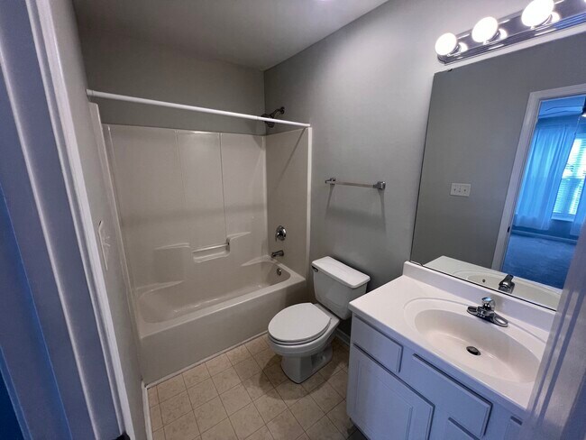 Building Photo - 115 Forest Ridge Rd