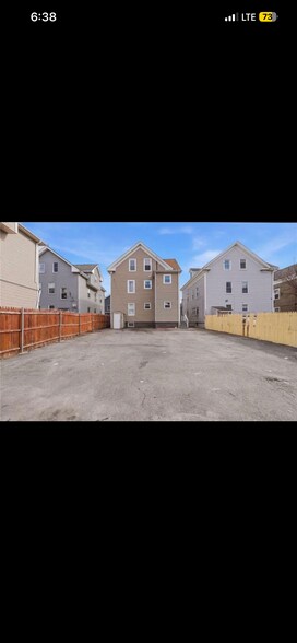 Building Photo - 30 Pekin St