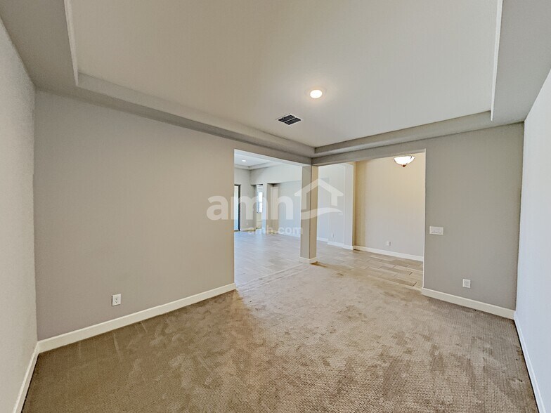 Building Photo - 18240 W Thunderhill Pl