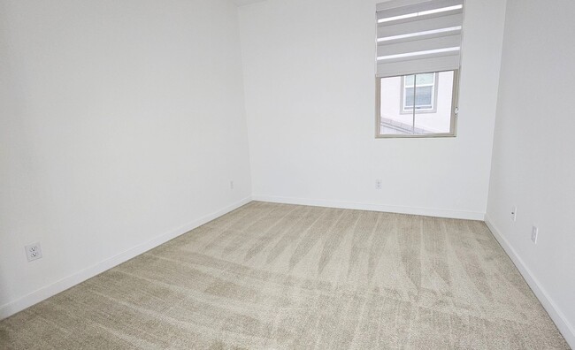 Building Photo - JAMIE LN UNIT 1 FONTANA 92336 (4 BED / 3 BATH)