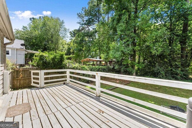 Building Photo - 4035 Thames Dr