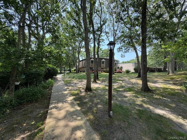 Building Photo - 233 Sagamore Hills Dr
