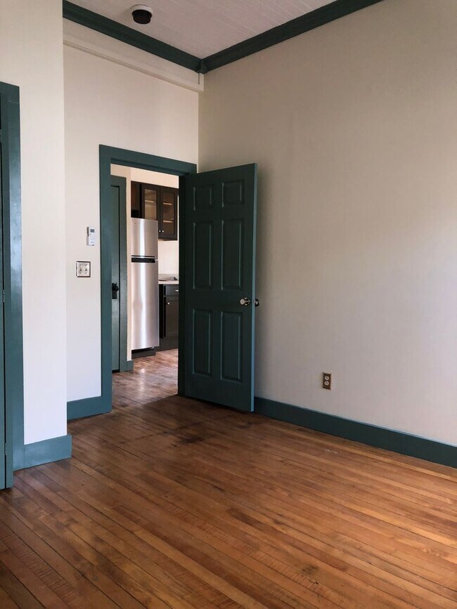 Building Photo - White Sulphur, LLC 171
