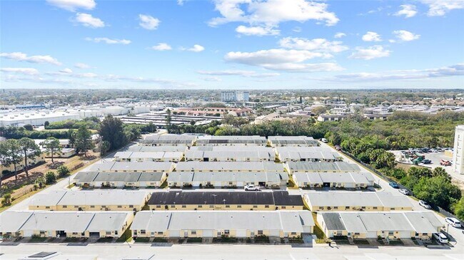 Building Photo - 4948 Getner St