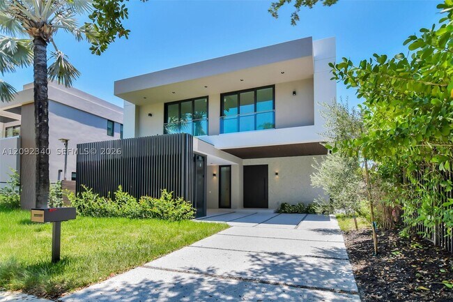 Building Photo - 125 SW 29th Rd
