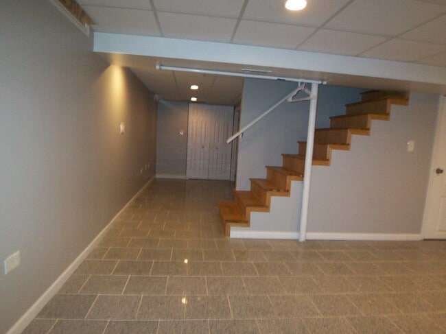Building Photo - 2071 Danbury Pl