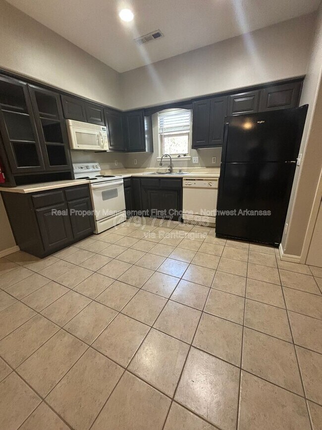 Building Photo - 56 Watkins Way