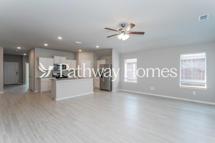 Building Photo - 8432 Hollymead Ln