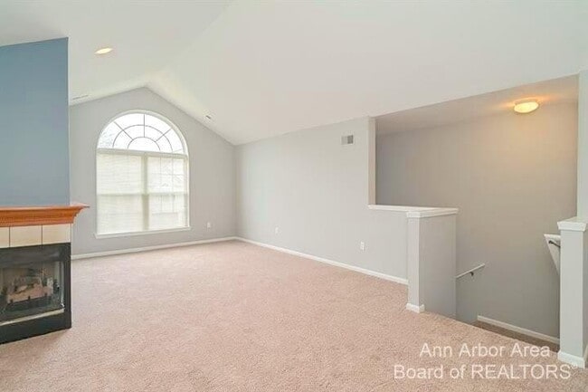 Building Photo - 3217 Primrose Ln