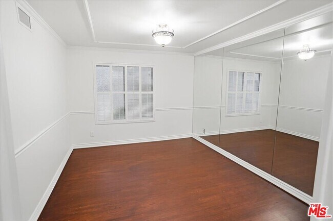 Building Photo - 24124 Mentry Dr