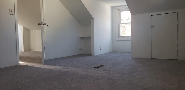 Building Photo - 9522 Granby St