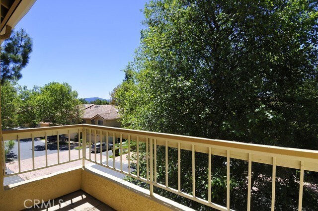 Building Photo - 3055 E Hillcrest Dr