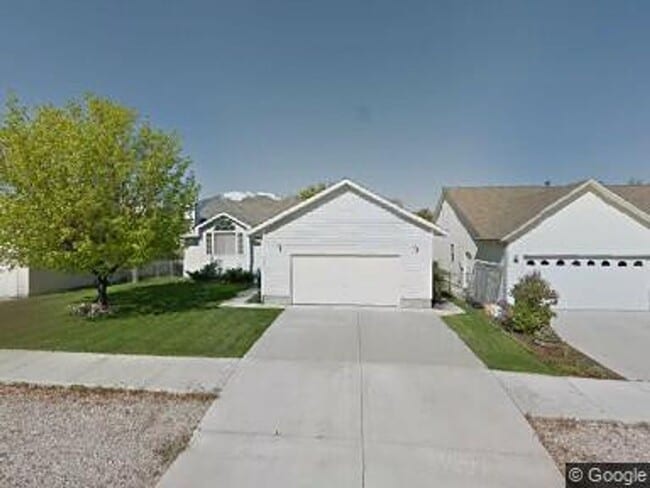 Primary Photo - 129 Alice Ave
