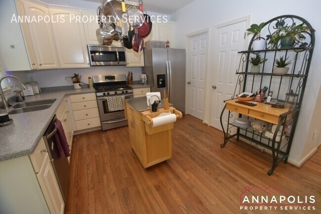Building Photo - 307 Mainsail Dr