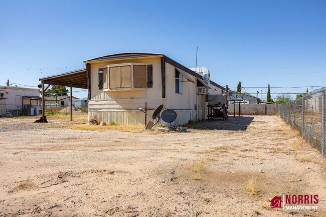 Building Photo - Manufactured home with NO HOA and Plenty of Space