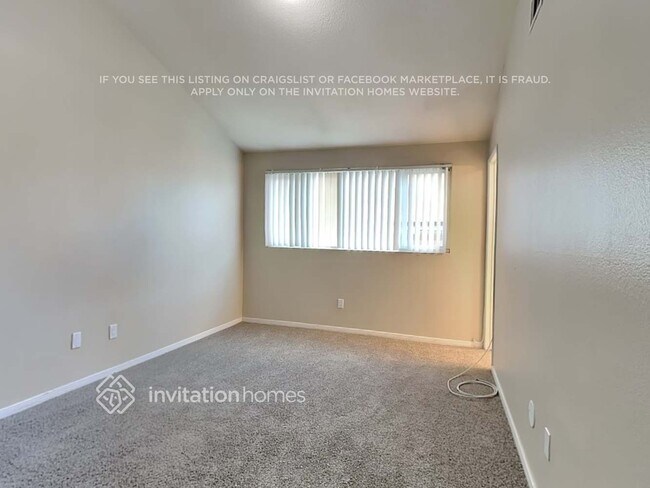 Building Photo - 27858 Crosspath Ave