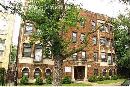 Building Photo - 6660 N Damen Ave
