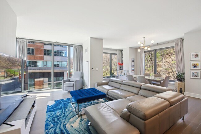 Building Photo - 9 Ave at Port Imperial