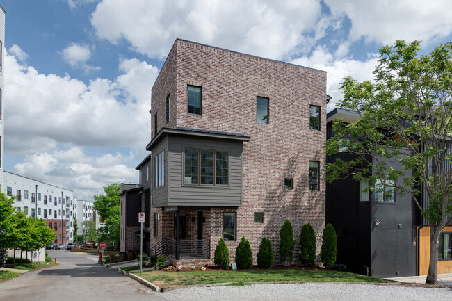 Building Photo - 1113 Wade Ave