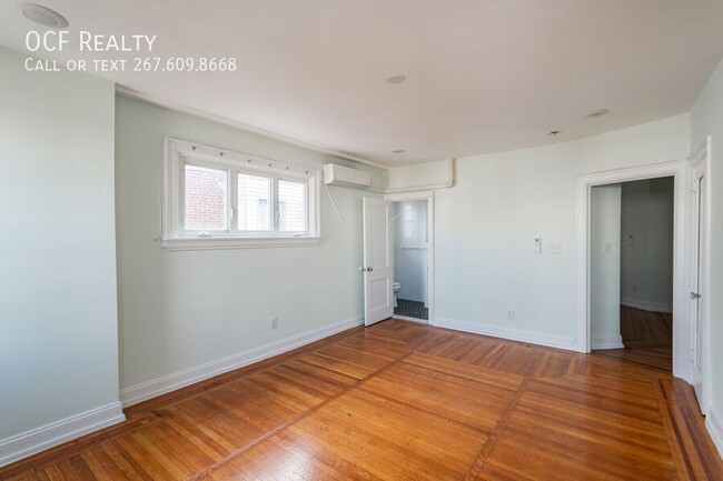 Building Photo - Large One Bed Cobbs Creek Apartment