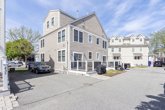 Building Photo - 437 Gallivan Blvd