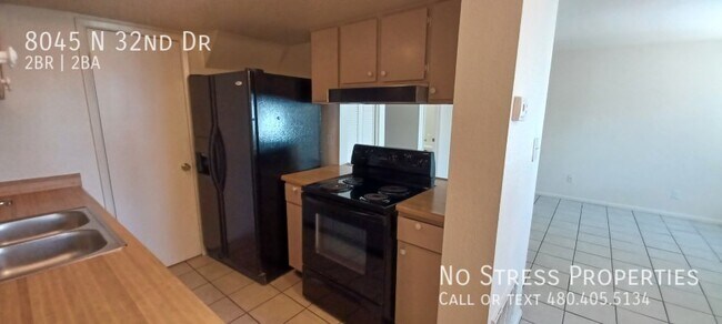 Building Photo - 2 Bed Town Home at 35th Ave and Northern!