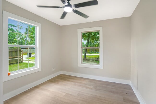 Building Photo - 5313 Firnat St