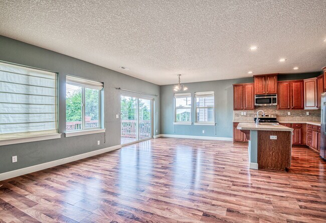 Building Photo - 14822 SW Mulberry Dr