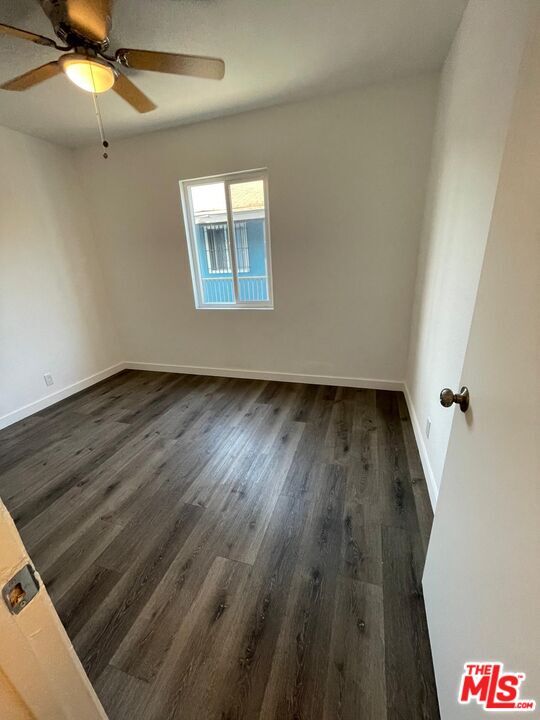 Building Photo - 829 E 108th St