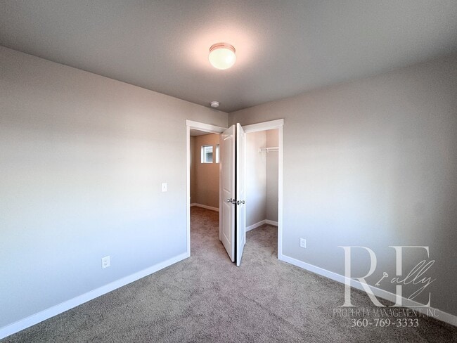 Building Photo - Effortless Elegance in Caldart Heights, Poulsbo