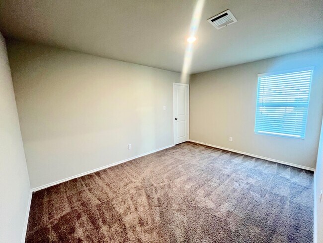 Building Photo - 10631 Varmus Dr