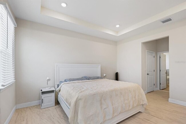 Building Photo - 5689 Hawks Cay St